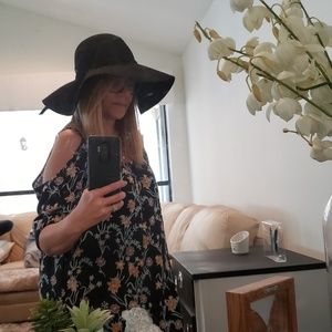 Floppy hat